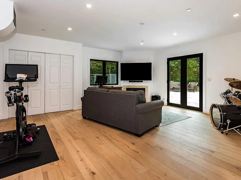 Bedroom 5, Bonus Room, Walkout, Bathroom, Peloton