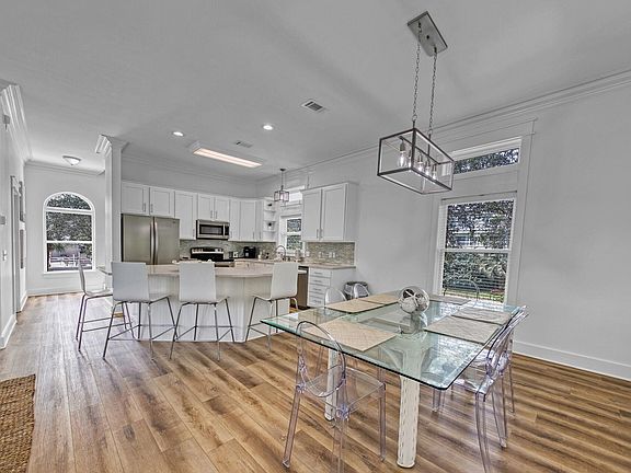 2nd image of 15 Beach Walk Ln
