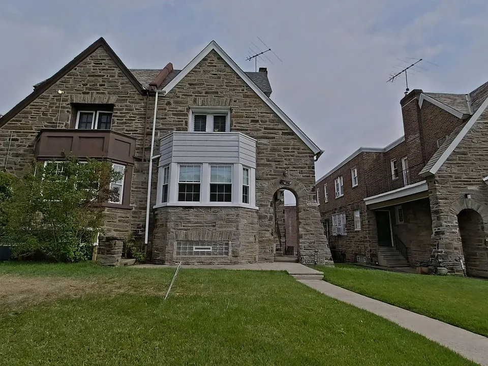1905 W Olney Ave