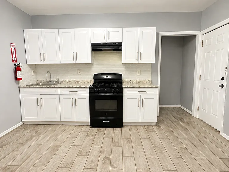 51 N 14th St #3 — Photo 3