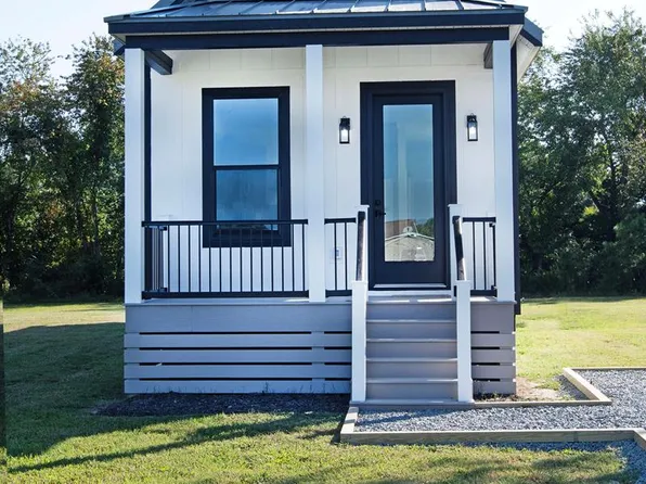 2754 Jolly Rodger Dr, Greenbackville, VA 23356