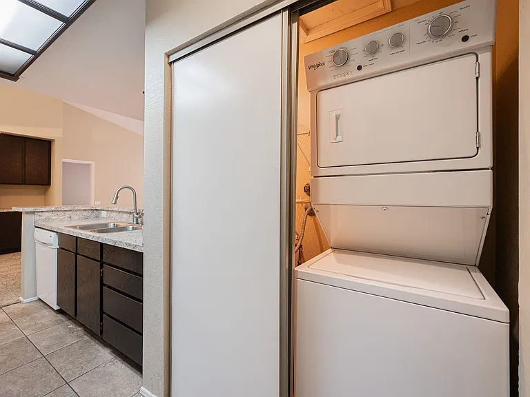 2035 S Elm St #223 — Photo 18