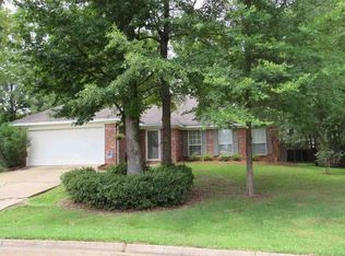 312 Longleaf Dr, Flowood, MS 39232