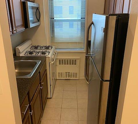 3rd image of 1100 Warburton Ave APT 2F