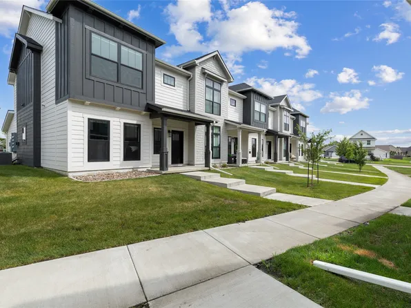 2717 NW 23rd St, Ankeny, IA 50023