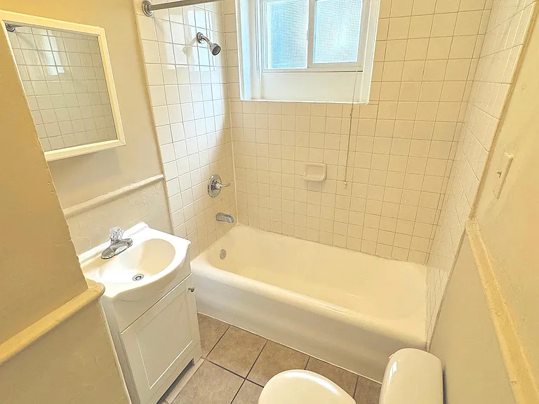 1217 Colonial Ave — Photo 8