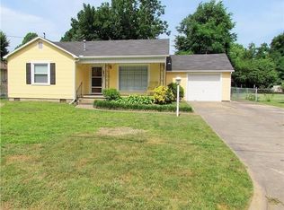 710 Maple Dr, Springdale, AR 72764