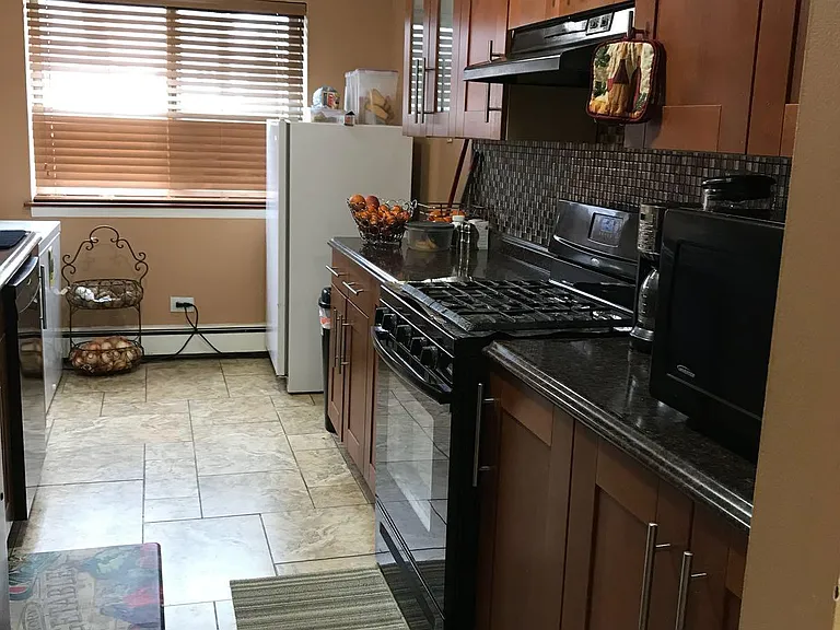 1331 S Finley Rd — Photo 12