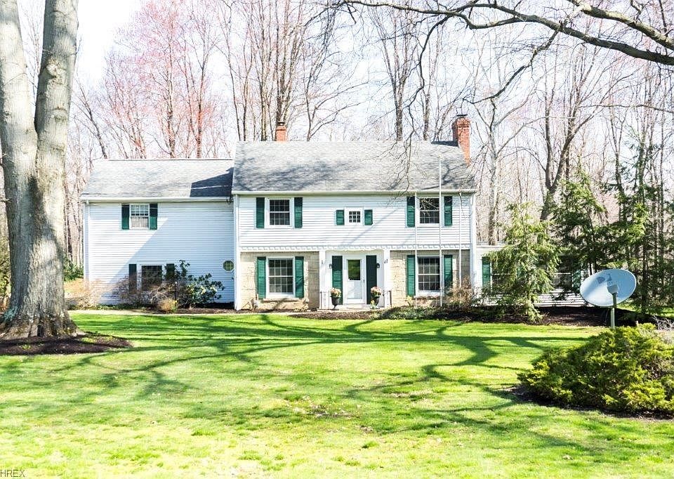 1st image of 25 Easton Ln