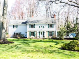 25 Easton Ln, Moreland Hills, OH 44022