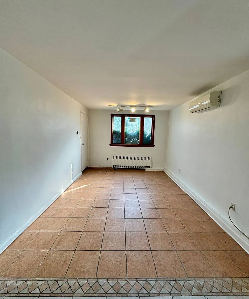 1 bed, 1.0 bath, $2,100 — Photo 2