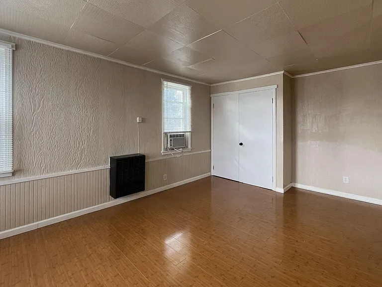 3306 3rd St #8 — Photo 8