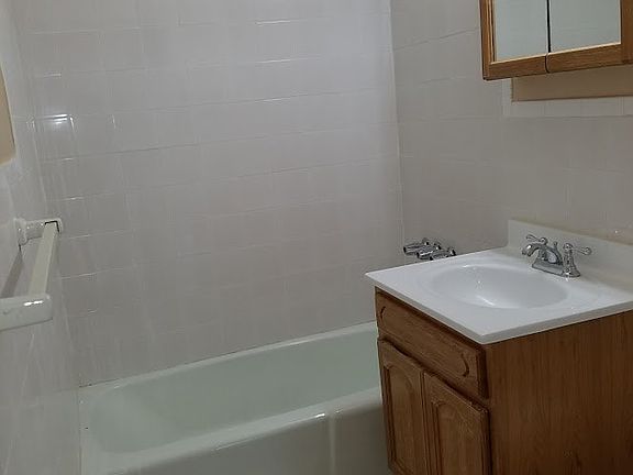 5th image of 1666 Bell Blvd #1