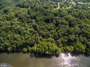 49 Pattys Pl, Falling Waters, WV 25419