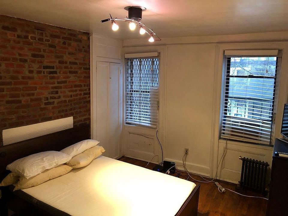 2nd image of 520 E 5th St APT 4B