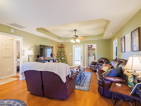 5th image of 388 Pinedale Cir