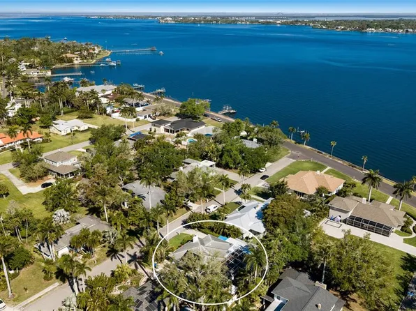 104 24th St NW, Bradenton, FL 34205