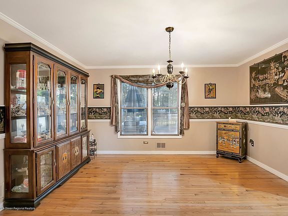 5th image of 371 Cobain Rd
