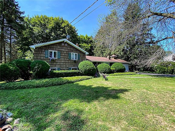 2nd image of 311 Lake Shore Dr