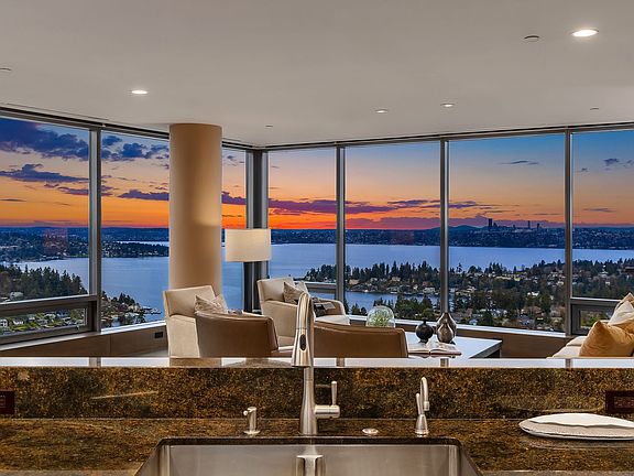 5th image of 650 Bellevue Way NE Unit 4004