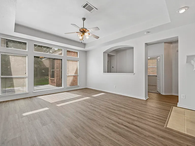 1711 Peregrine Dr — Photo 6