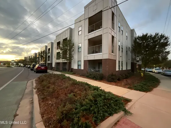 290 Russell St APT 211, Starkville, MS 39759