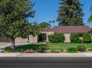 1425 Greenwood Ave, Sanger, CA 93657
