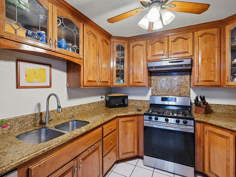 229 Silver Leaf Dr #B — Photo 2