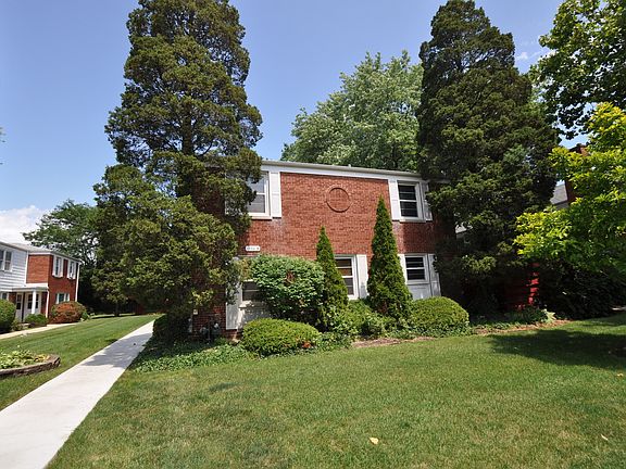 2nd image of 1336 Greenwillow Ln Unit B7