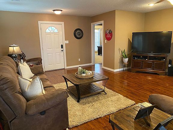 2nd image of 5702 Summerwood Ln