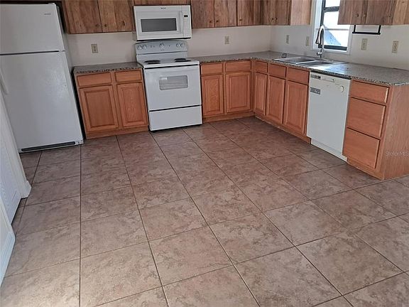 2nd image of 1071 Piedmont Rd