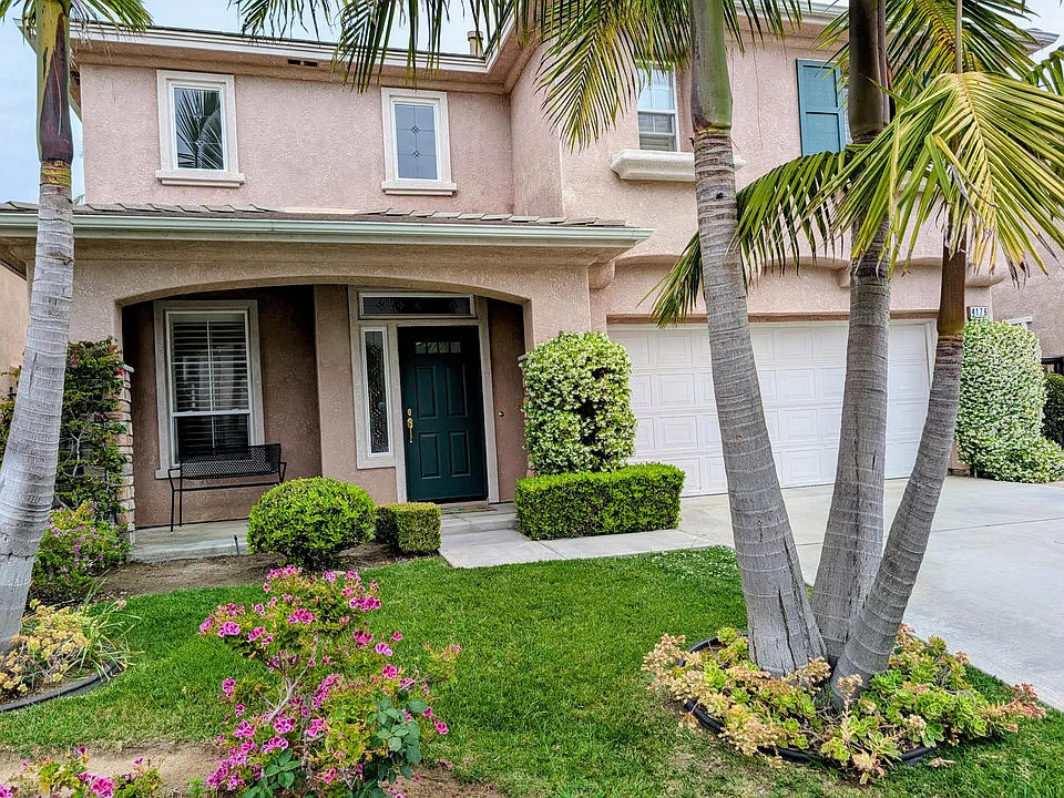 4176 Calle Isabelino