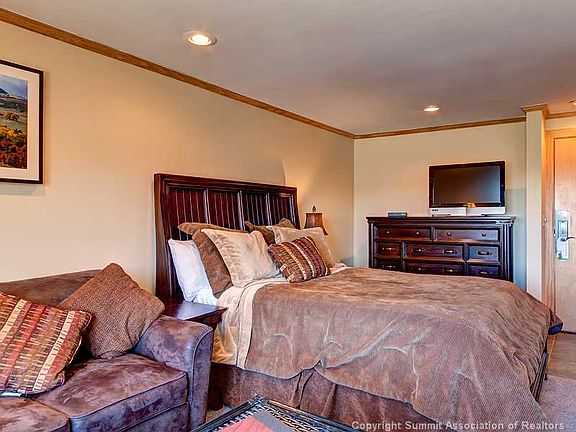 3rd image of 535 Park Avenue UNIT 4320