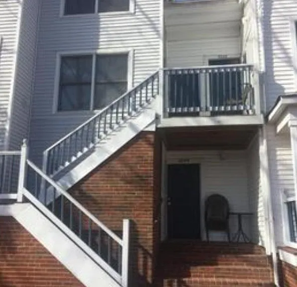 810 Court St — Photo 3