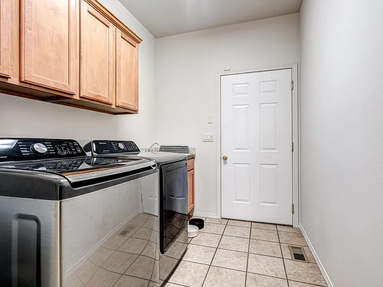 1713 Sequoia Ave — Photo 12