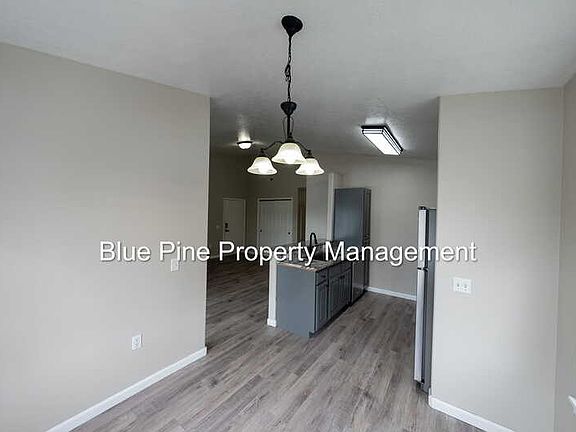 3rd image of 133 Clubhouse Cir #202