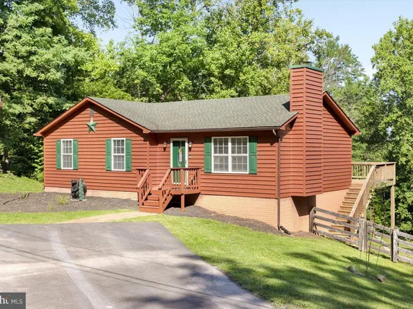 462 Red Bud Ln, Front Royal, VA 22630