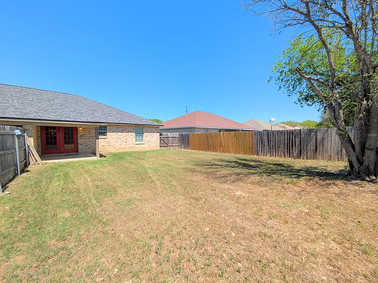 1070 Misty Acres Dr — Photo 25