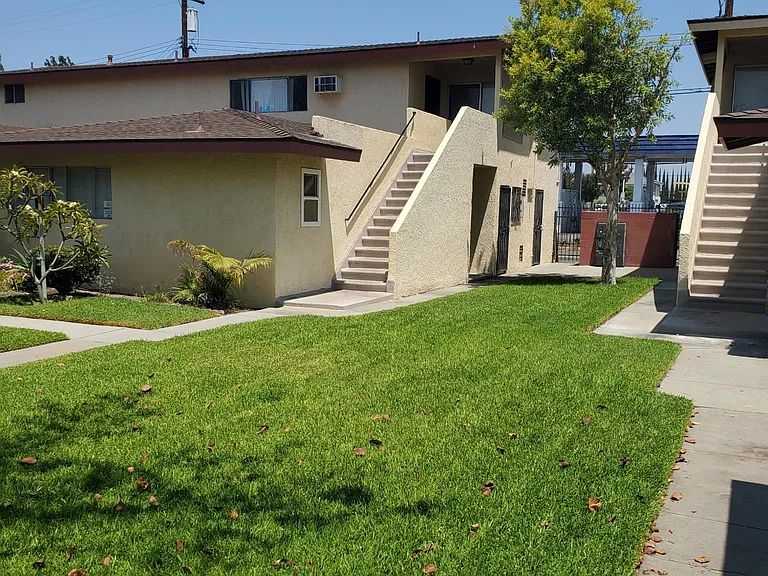 3213 W Cabot Dr #4 — Photo 16