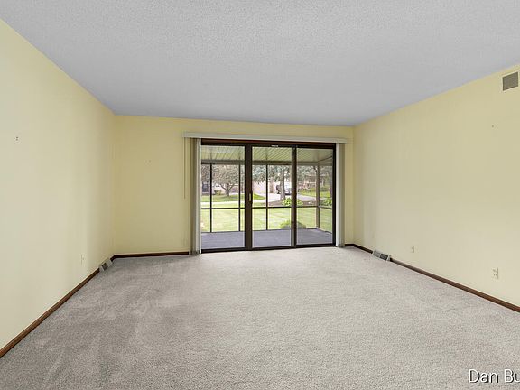 5th image of 8511 Elkwood Dr SW