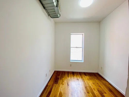 Rented by Blue Egg Realty Corp | media 23