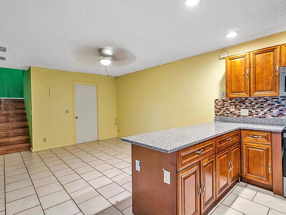 3rd image of 4201 Turnberry Cir APT 702