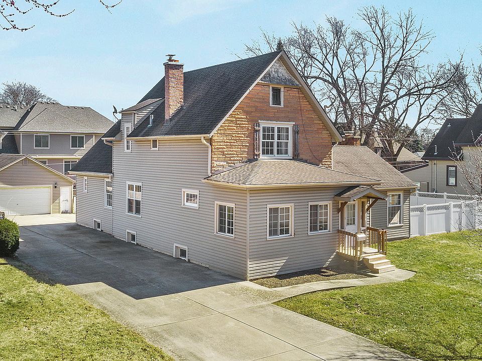 1st image of 717 9th Ave