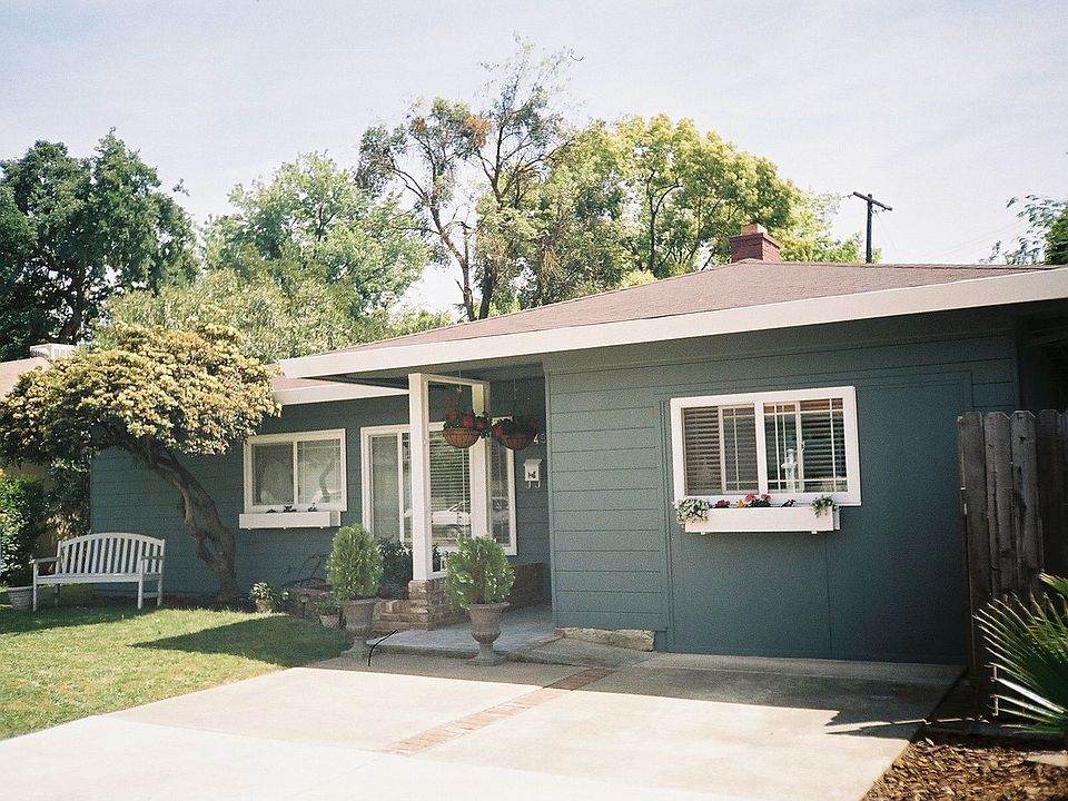 2nd image of 2348 Laredo Rd