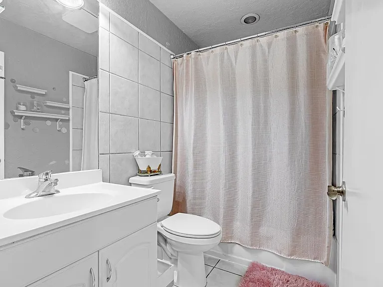 6687 Greenback Ln — Photo 16