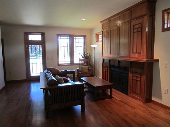 3rd image of 160 E Harbor View Dr
