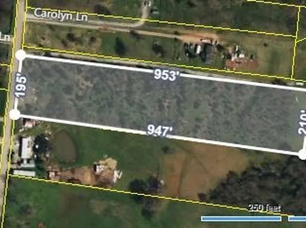 1072 Disneyland Rd, Sparta, TN 38583