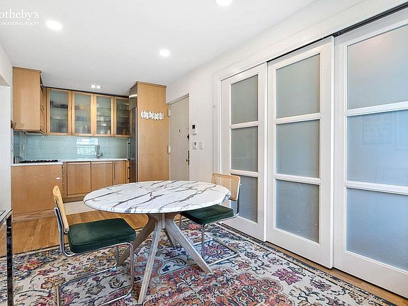 4th image of 214 Avenue C #D