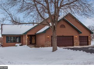 1431 Mallard Ct, Chanhassen, MN 55317