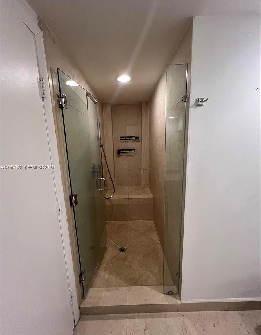 1 bed, 597 sqft, $3,400 — Photo 3